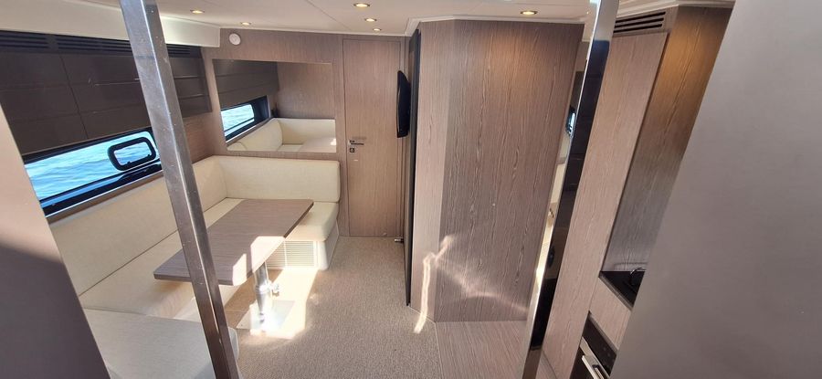 SALOON