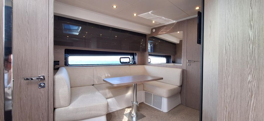 SALOON