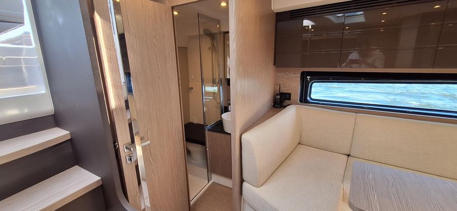 SALOON