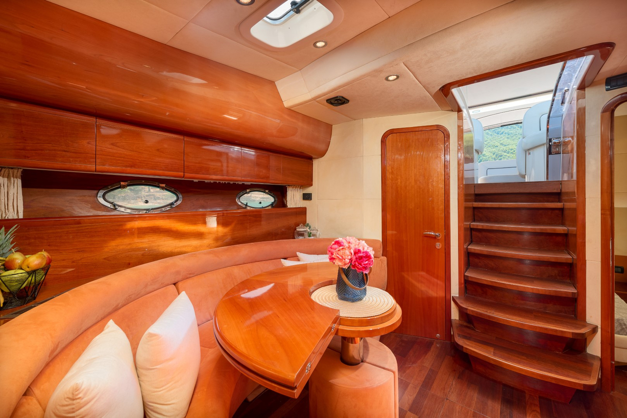 SALOON